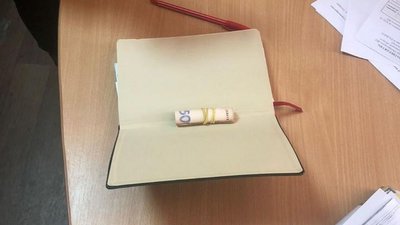 Чоловік намагався відкупитись від адмінпротоколу на Сумщині Чоловік намагався відкупитись від адмінпротоколу на Сумщині