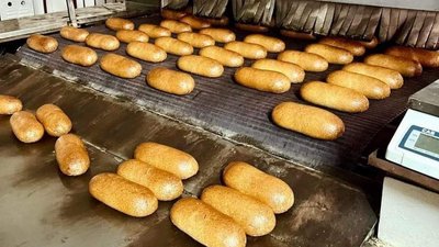 У Миколаєві триває видача хліба