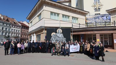 Артоб’єкт "П’єта", Івано-Франківськ, люди