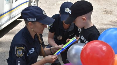 Патрульні привітали з днем народження чотирирічного тернополянина Патрульні привітали з днем народження чотирирічного тернополянина