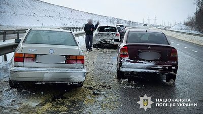 На Полтавщині сталася ДТП за участі чотирьох авто: серед травмованих дворічна дитина