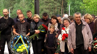 У Житомирі попрощалися із загиблим військовим-спецпризначенцем Миколою Приймаком У Житомирі попрощалися із загиблим військовим-спецпризначенцем Миколою Приймаком