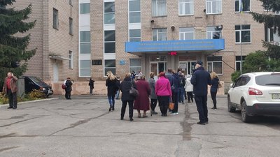 Вибори на Чернігівщині: черги з людей, дві дільниці не відкрилися вчасно