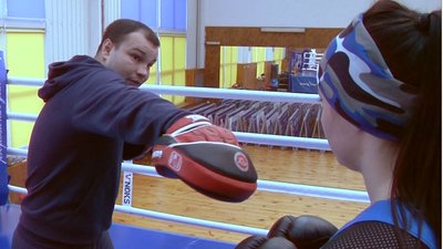 Чемпіонка світу з кікбоксингу служить у Луцькому прикордонному загоні Чемпіонка світу з кікбоксингу служить у Луцькому прикордонному загоні