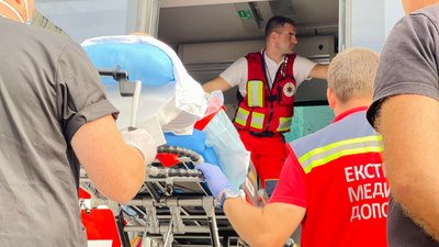 Зі Львова за кордон на лікування вирушили 24 українці Зі Львова за кордон на лікування вирушили 24 українці