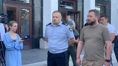 Мітинг під Тернопільською ОВА: люди вимагають заборонити діяльність церков Московського патріархату Мітинг під Тернопільською ОВА: люди вимагають заборонити діяльність церков Московського патріархату