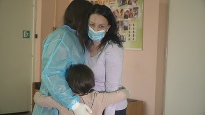 5-річна Тетянка Посоюзна відрізала косу, аби допомогти онкохворому хлопчику 5-річна Тетянка Посоюзна відрізала косу, аби допомогти онкохворому хлопчику