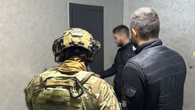 Затримання підозрюваних у шахрайстві