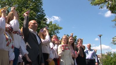 У Черкасах пошанували за волонтерство директорів та випускників шкіл У Черкасах пошанували за волонтерство директорів та випускників шкіл