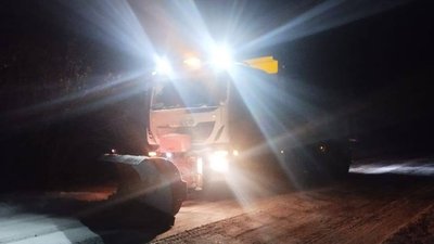 Через снігопад на сході Кіровоградщини дорожники працювали всю ніч