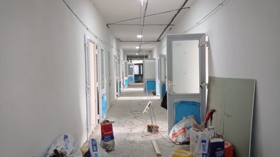 У селищі на Полтавщині готують приміщення у лікарні, щоб поселити переселенців У селищі на Полтавщині готують приміщення у лікарні, щоб поселити переселенців