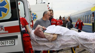 До Львова евакуювали поранених з Донецької та Дніпропетровської областей