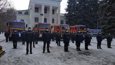 Підрозділи ДСНС Донеччини отримали захисне спорядження та новітні зразки техніки