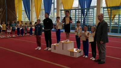 Черкаські гімнасти привезли із змагань низку медалей