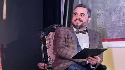У Миколаївському академічному художньому драматичному театрі відбувся квартирник "Директорська ложа" У Миколаївському академічному художньому драматичному театрі відбувся квартирник "Директорська ложа"