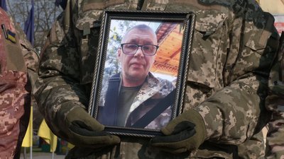 У Рівному попрощалися з військовими Романом Шепелевичем, Костянтином Шахом та Олександром Костарєвим У Рівному попрощалися з військовими Романом Шепелевичем, Костянтином Шахом та Олександром Костарєвим