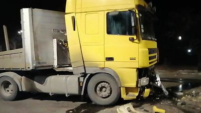 На Дніпропетровщині сталася ДТП з вантажівкою та легковиком: травмувалися двоє людей