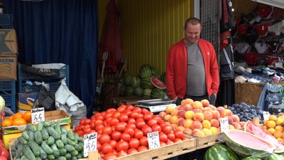 До 35 гривень за кілограм – ціни на помідори на ринках Житомира більші на 30 відсотків від минулорічних До 35 гривень за кілограм – ціни на помідори на ринках Житомира більші на 30 відсотків від минулорічних