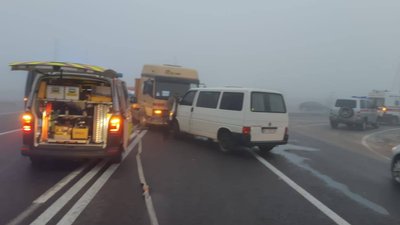 Біля Рівного масова ДТП, в тумані зіткнулось сім машин Біля Рівного масова ДТП, в тумані зіткнулось сім машин