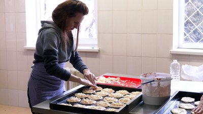 Ситне меню і гаряча доставка: як рівненські волонтери готують страви для бійців Ситне меню і гаряча доставка: як рівненські волонтери готують страви для бійців