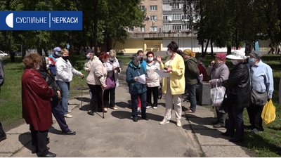 Черкасці просять поновити транспортне сполучення і банкомати Черкасці просять поновити транспортне сполучення і банкомати