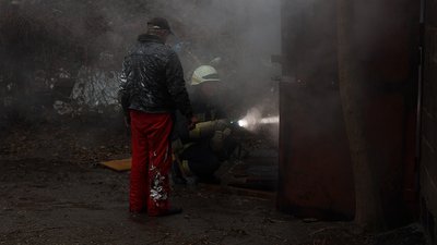 У Дніпрі внаслідок пожежі в гаражі чоловік отримав опіки У Дніпрі внаслідок пожежі в гаражі чоловік отримав опіки