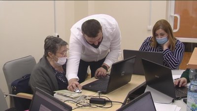 "Вчитель навчає вчителя". У Вінниці проводять безкоштовний курс онлайн-технологій