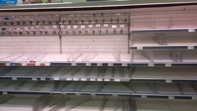 "Ми вмремо не від куль, а від відсутності їжі та медикаментів"- херсонська волонтерка
