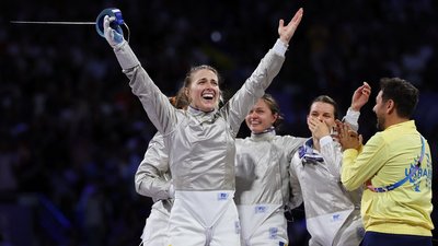 Шаблю олімпійської чемпіонки Ольги Харлан продадуть на аукціоні. Яка мета