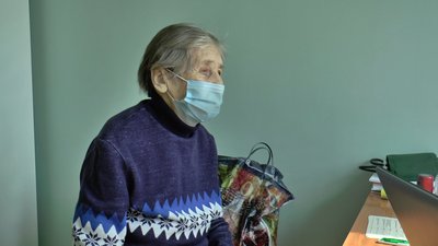 "Що там боятися?": на Полтавщині почали щеплювати від COVID-19 людей, яким за 80 років "Що там боятися?": на Полтавщині почали щеплювати від COVID-19 людей, яким за 80 років