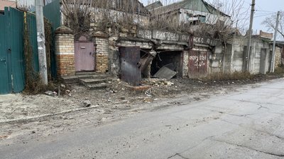 Херсон обстріли гараж Херсон обстріли гараж