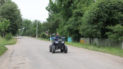 У громаді Чернівецької області ремонтують дорогу за понад 25 мільйонів гривень У громаді Чернівецької області ремонтують дорогу за понад 25 мільйонів гривень
