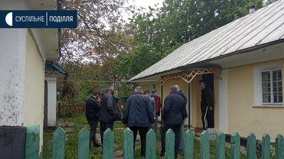 Чиновники, правоохоронці та стурбовані селяни: як Івано-Франківських ромів зустріли на Хмельниччині Чиновники, правоохоронці та стурбовані селяни: як Івано-Франківських ромів зустріли на Хмельниччині