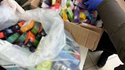 На Вінниччині поліцейські вилучили сигарети вартістю майже 6 млн грн На Вінниччині поліцейські вилучили сигарети вартістю майже 6 млн грн
