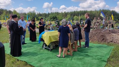 Поблизу Полтави поховали Олександра Цегельника, який обороняв Україну