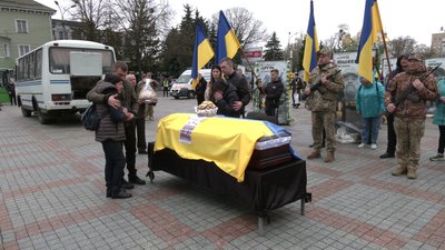 У Рівному попрощалися з військовим Мирославом Присяжнюком У Рівному попрощалися з військовим Мирославом Присяжнюком