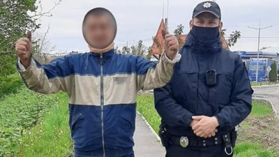 Лежав посеред вулиці: на Закарпатті знайшли зниклого напередодні чоловіка