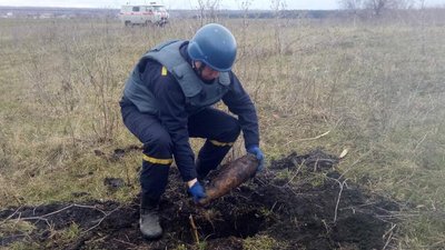 За добу на Миколаївщині знайшли 120 мм мінометну міну і артснаряд 100 мм За добу на Миколаївщині знайшли 120 мм мінометну міну і артснаряд 100 мм