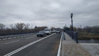 У Слов'янську відновили рух мостом через Козений Торець