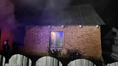 У селищі на Волині уночі горів житловий будинок: загинув 53-річний чоловік