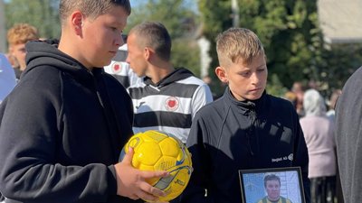 Помер під час тренування: на Тернопільщині попрощались з футбольним тренером