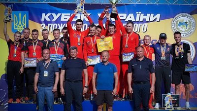 Команди переможці на п'єдесталі Команди переможці на п'єдесталі