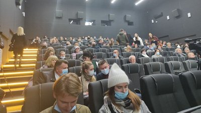У Тернополі триває допрем’єрний показ фільму "Мати Апостолів" У Тернополі триває допрем’єрний показ фільму "Мати Апостолів"