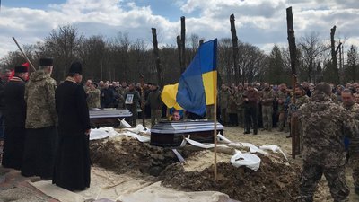 На Франківщині попрощалися із захисниками України — Романом та Леонідом Бутусіними На Франківщині попрощалися із захисниками України — Романом та Леонідом Бутусіними
