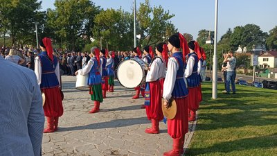 У Вінниці у День державного прапора підняли найбільший стяг в області