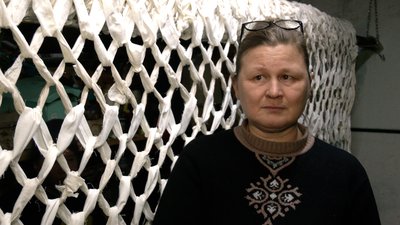 "6-8 годин у гаражі": школярі на Чернігівщині виготовляють сітки та окопні свічки для ЗСУ "6-8 годин у гаражі": школярі на Чернігівщині виготовляють сітки та окопні свічки для ЗСУ
