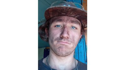 “Все одно чекаю, що він повернеться”. Сповідь матері, спогади знайомих про захисника з Прикарпаття Романа Дубінського “Все одно чекаю, що він повернеться”. Сповідь матері, спогади знайомих про захисника з Прикарпаття Романа Дубінського