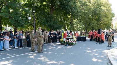 В Ужгороді попрощалися з полеглим захисником Олександром Цибиком В Ужгороді попрощалися з полеглим захисником Олександром Цибиком