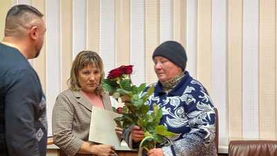 У Житомирі рідним загиблих за Україну воїнів передали державні нагороди У Житомирі рідним загиблих за Україну воїнів передали державні нагороди