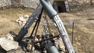В Ужгородському замку відкрили виставку "Страшні реалії війни"